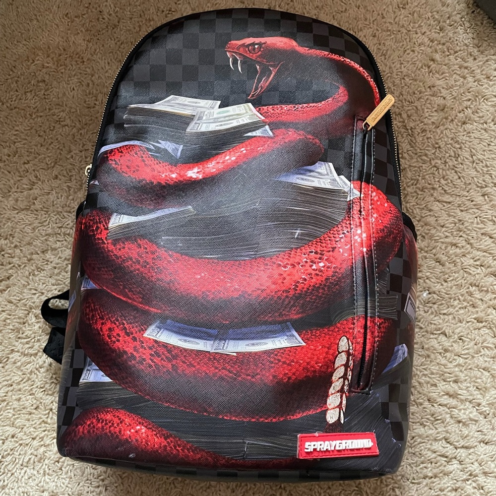 Selling this backpack used only a few times in great condition